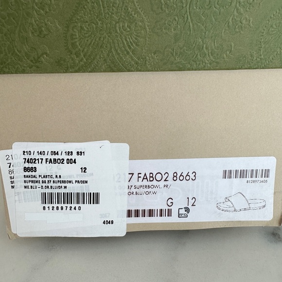 Gucci All Over Logo Slides - Picture 9 of 9